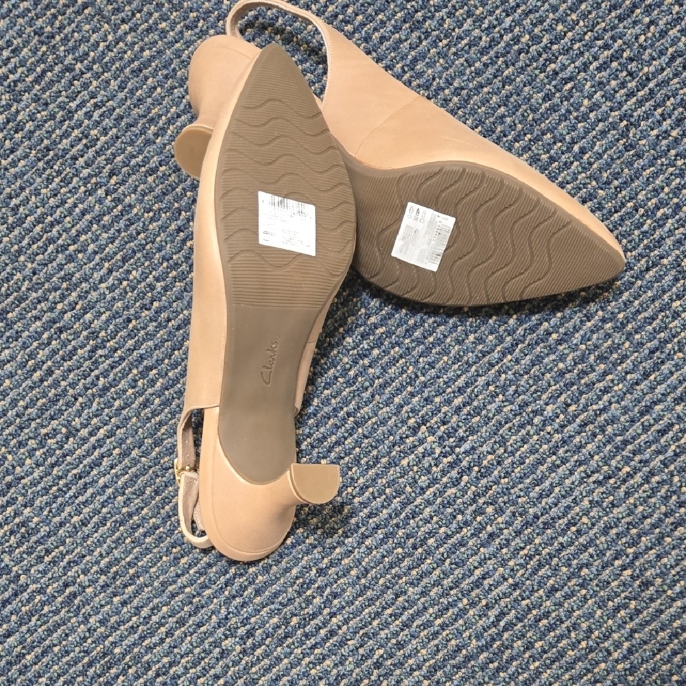 Beautiful Clarks Slingback Heels In Neutral Color - Picture 3 of 5